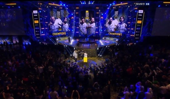 在关键赛事 在关键赛事